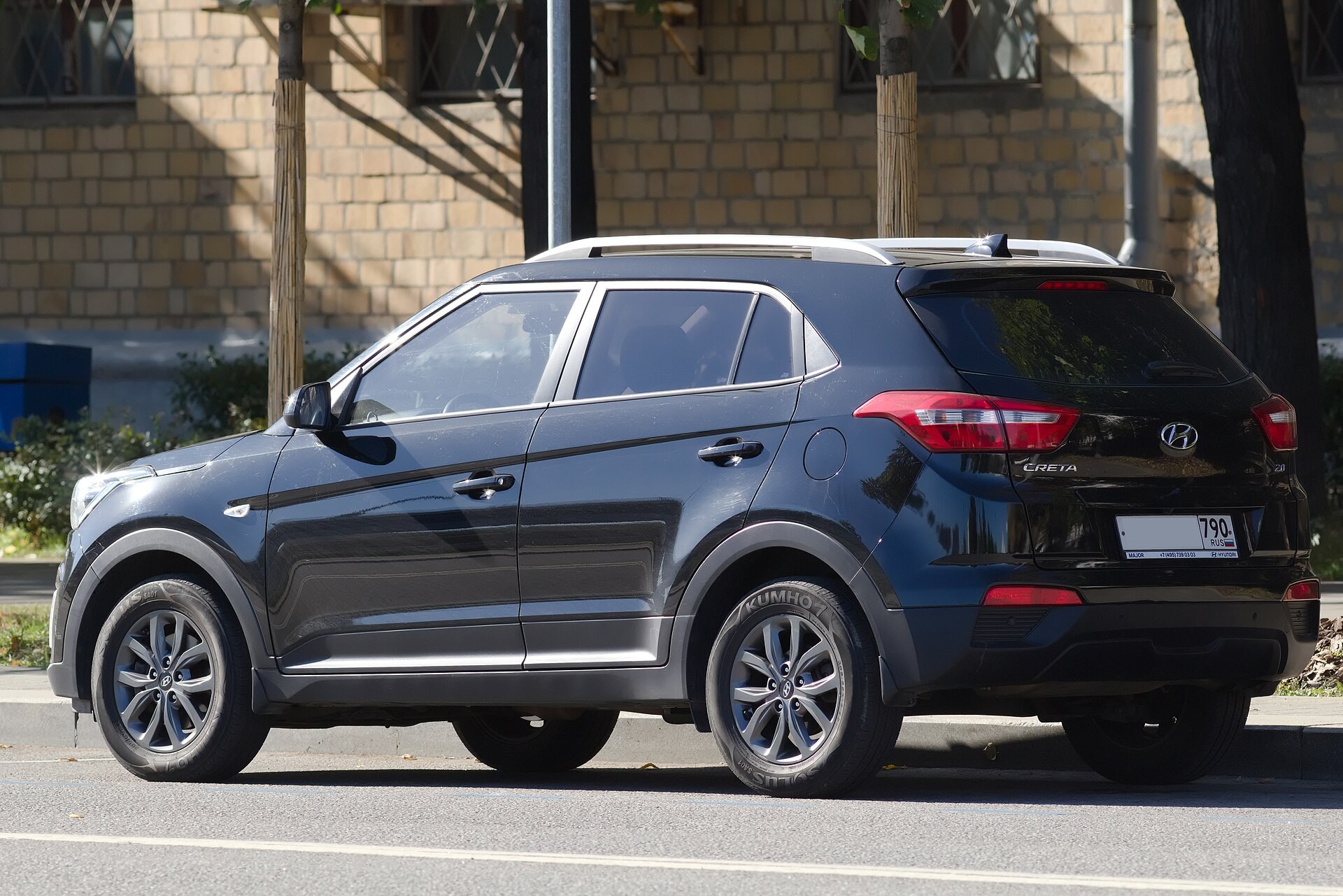 ​Hyundai объявил рублевые цены на свой самый компактный кроссовер Creta